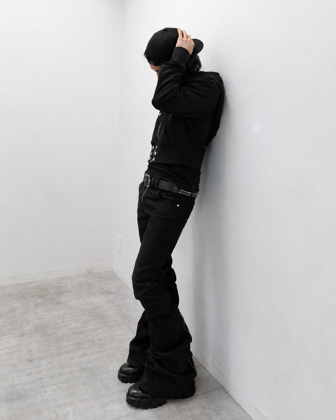 BACK ZIP SKINNY FLARE PANTS