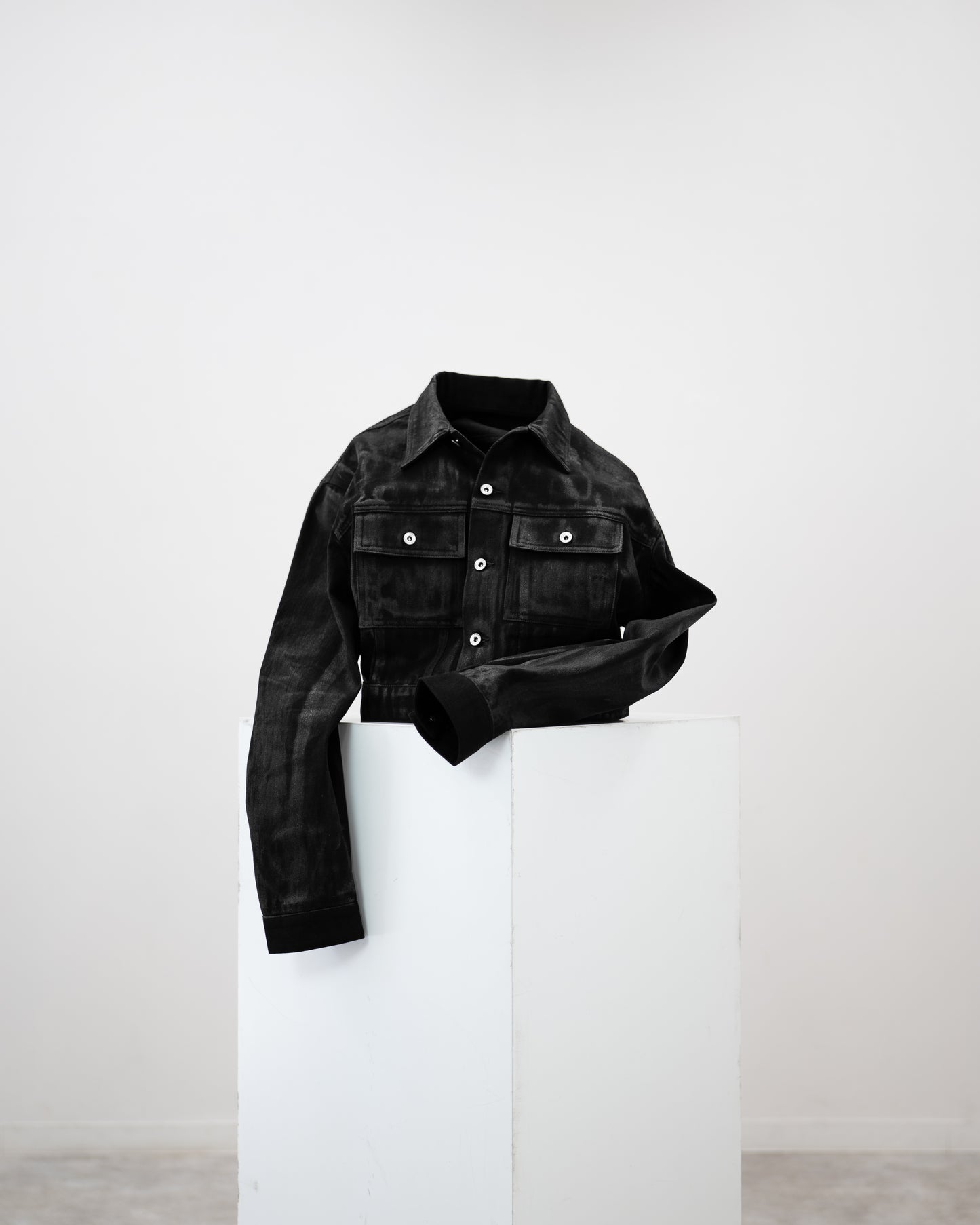 SET ALLCAPO COATING CROPPED JACKET BLACK & BACK ZIP COATING SKINNY FLARE PANTS