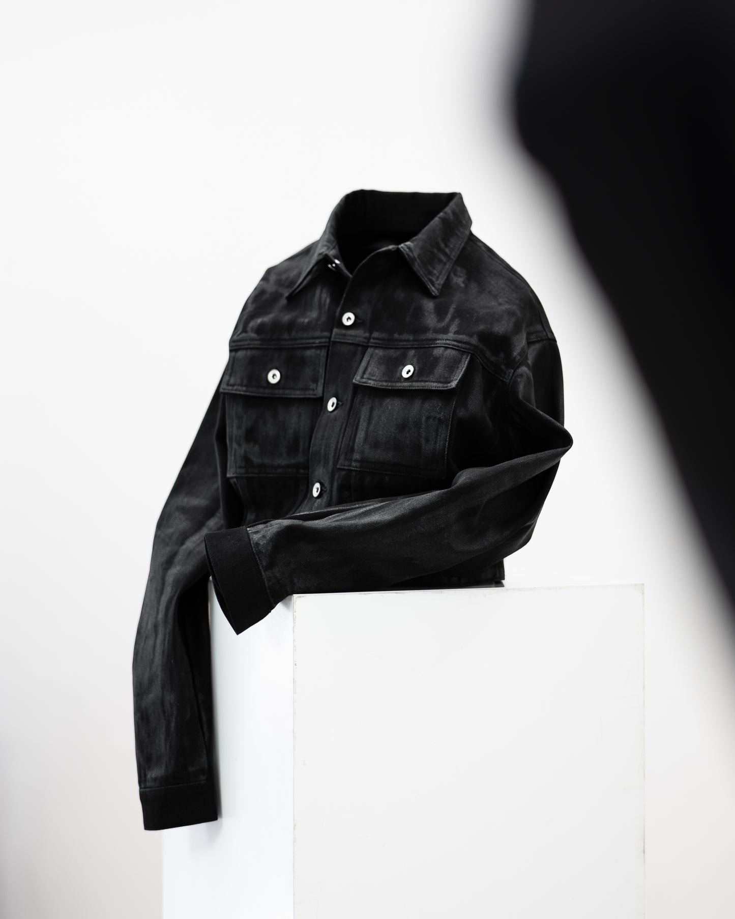 ALLCAPO COATING CROPPED JACKET BLACK