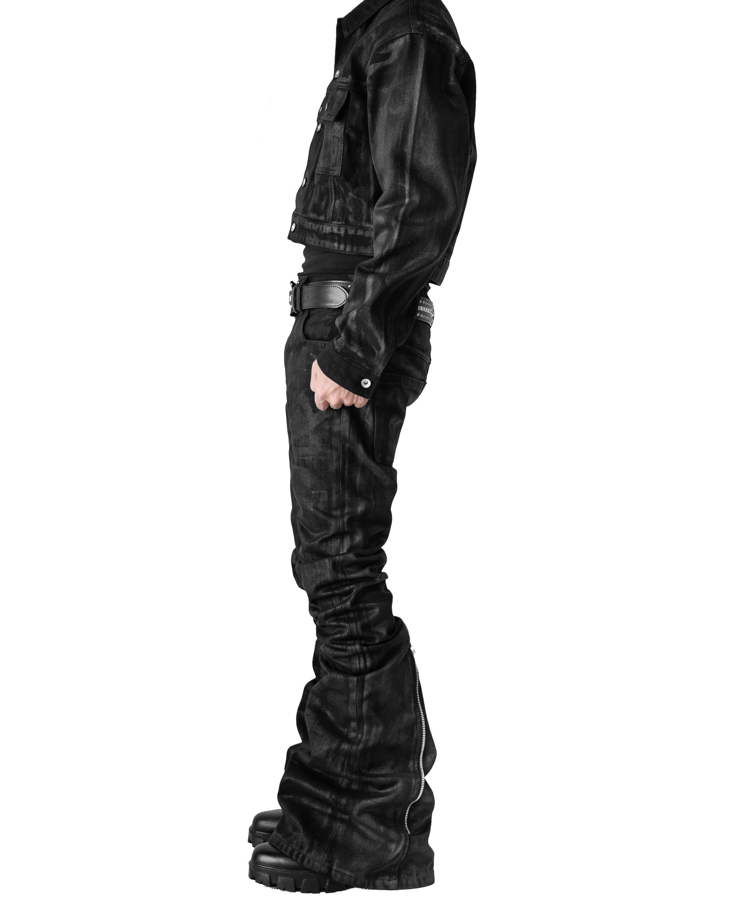 BACK ZIP COATING SKINNY FLARE PANTS