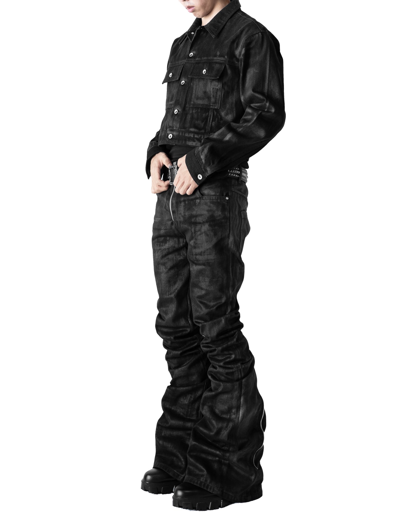 BACK ZIP COATING SKINNY FLARE PANTS